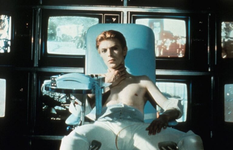 similar movies like the man who fell to earth 1976 featured article image